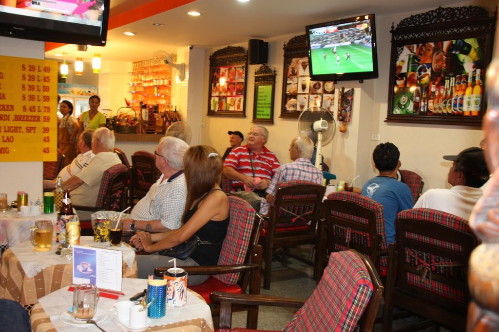Coffeeandbeer Pansiyon Pattaya Oda fotoğraf